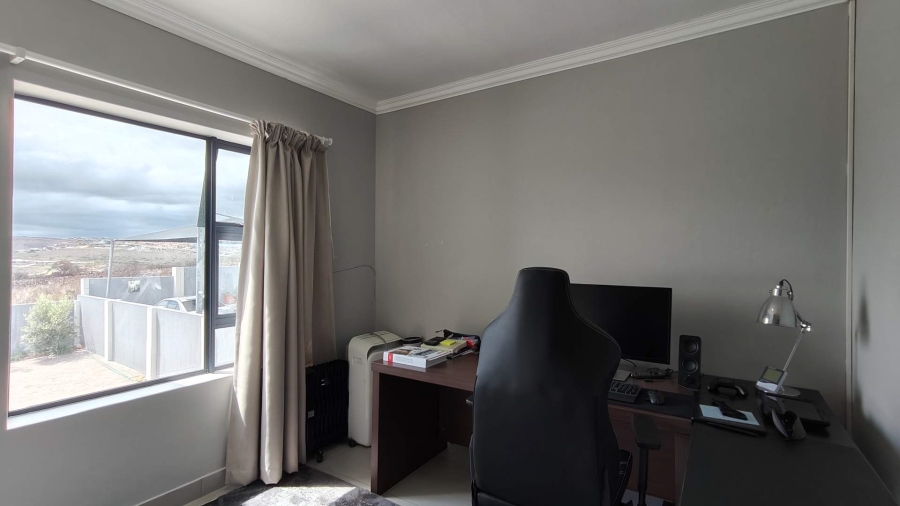 6 Bedroom Property for Sale in Island View Western Cape